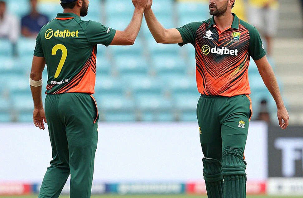 রশির ওপাশে পা: ডিআরএস-এর ৩.৫ সেন্টিমিটার আর ক্রিকেটের নিশ্চয়তার মায়া